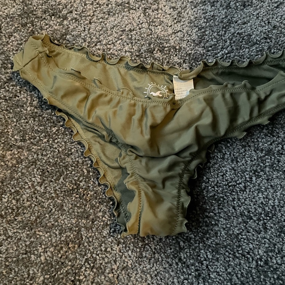 Hollister Ruffled Bikini Bottoms *50% off SITEWIDE*